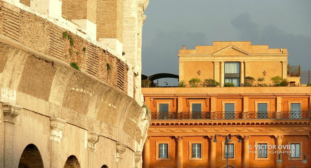 Roma - Colosseo e  Via Celio Vibenna
